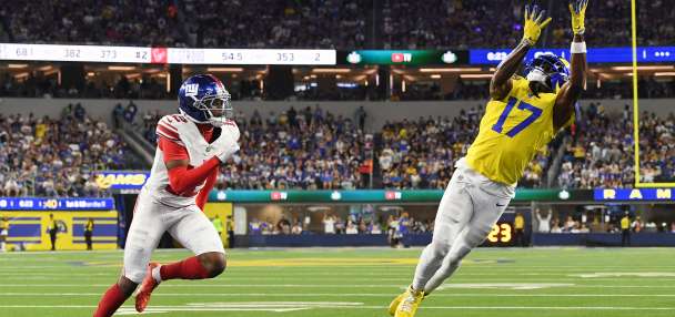 Davante Adams, Matthew Stafford lead Rams past Giants 28-6 after Jaxson Dart's injury