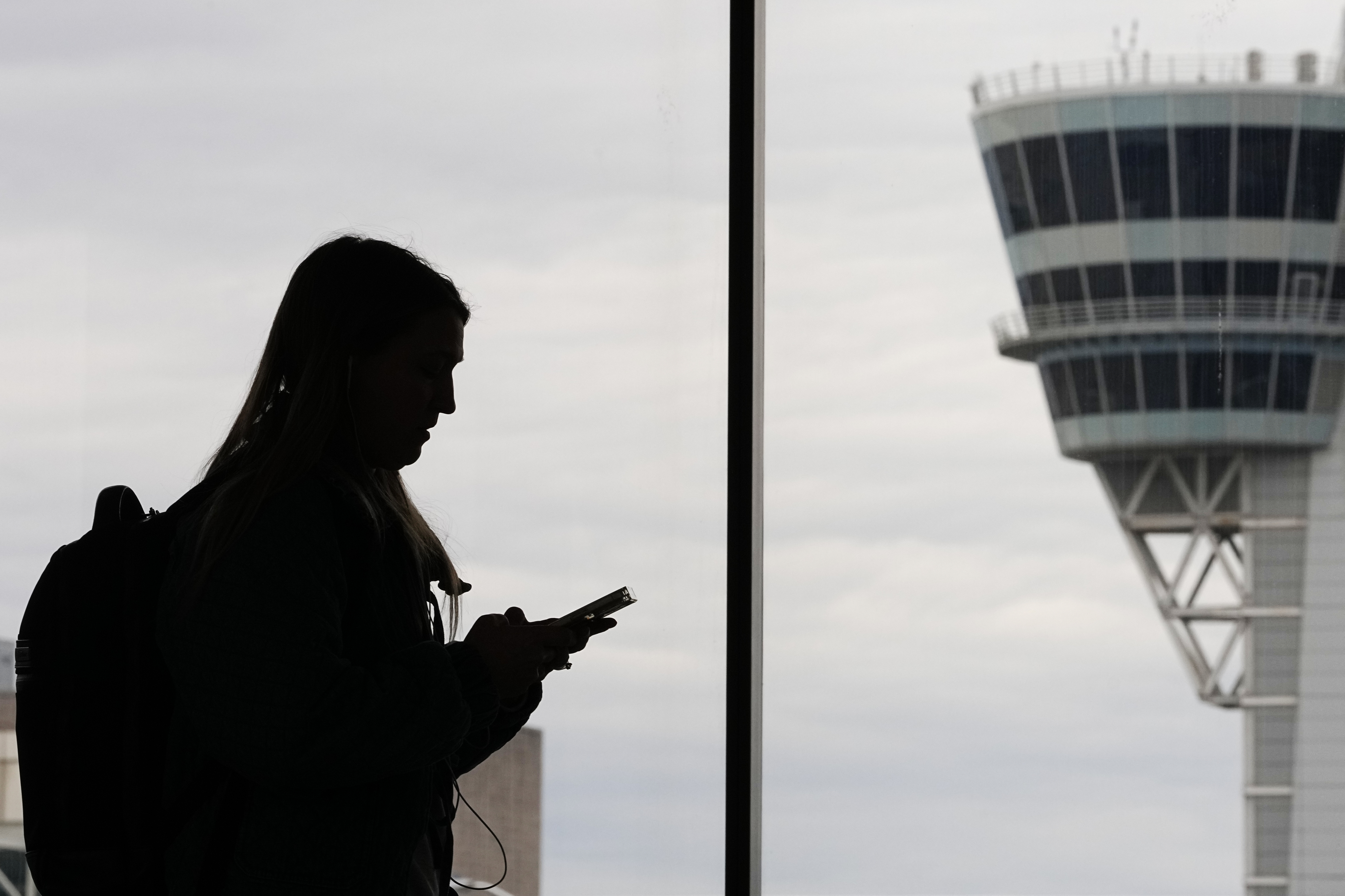 New York airport operations resume after disruptions across Northeast due to technical problems