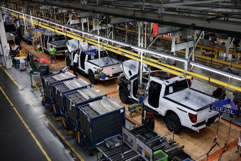 GM, Ford to see US market-share slide, forecaster predicts