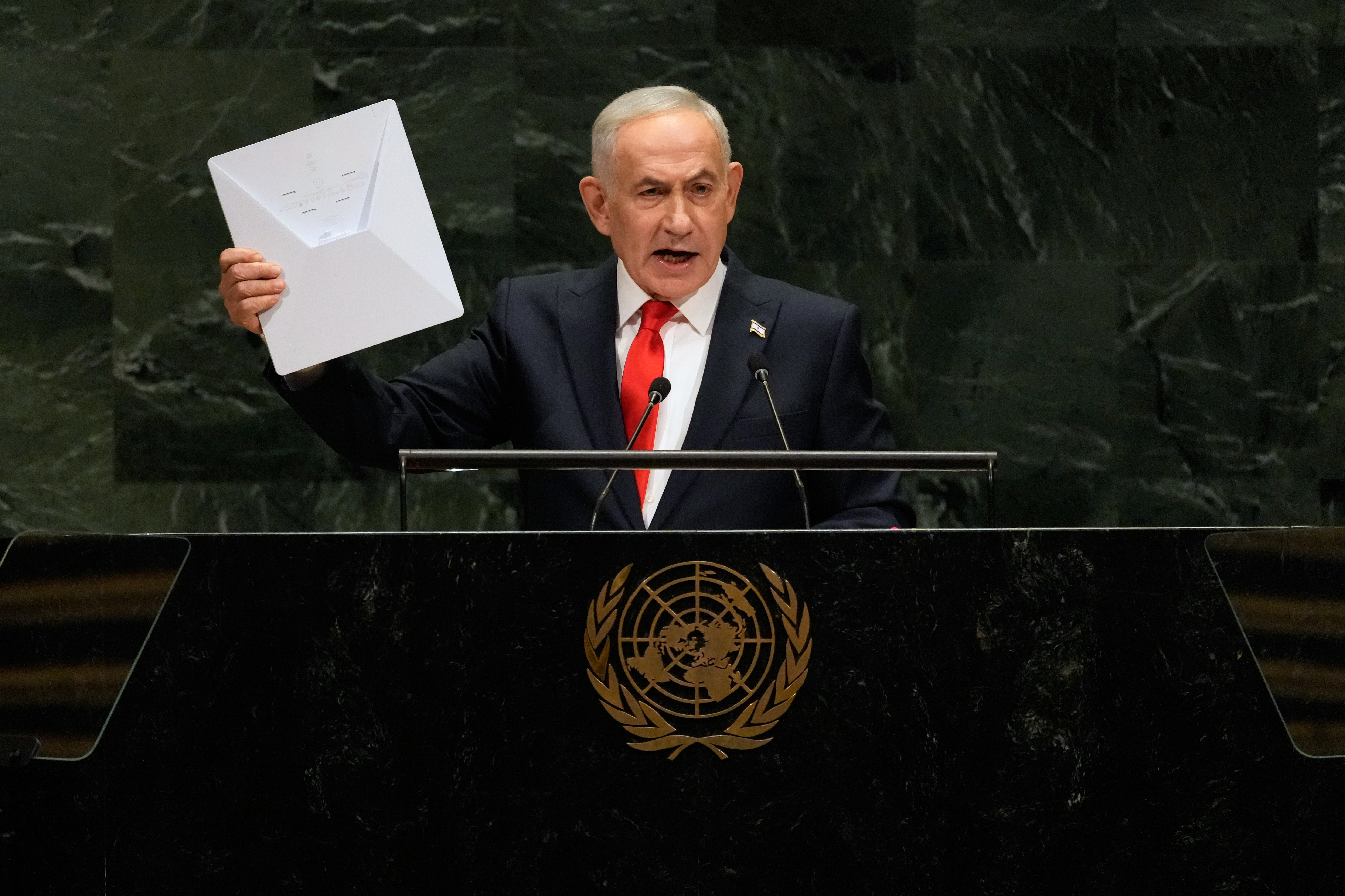 At UN, Netanyahu defends Israel as delegates storm out