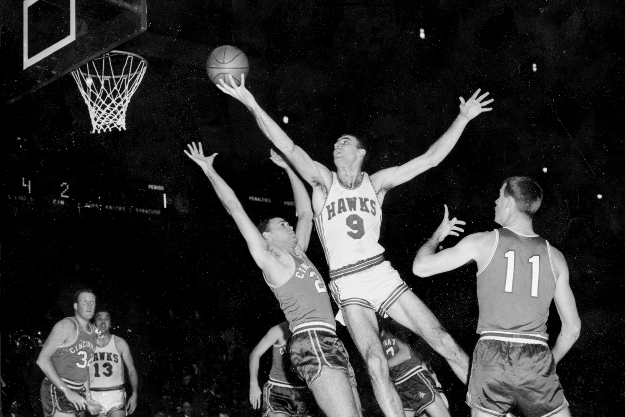 Bob Pettit, imposing Hawks great and first NBA MVP, dies at 93