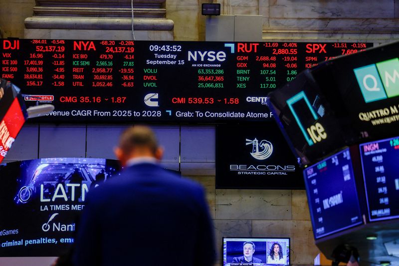 Global equity funds snap two-week outflow as AI optimism returns