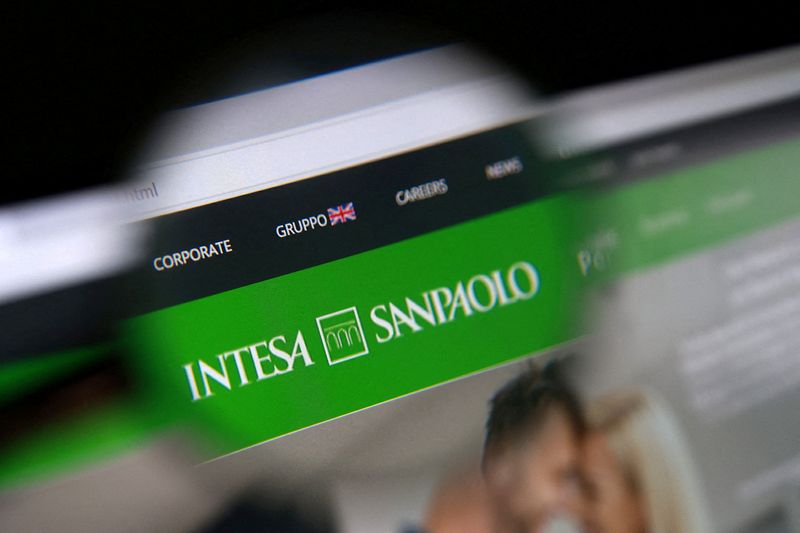 FILE PHOTO: Intesa Sanpaolo logo is seen in this illustration taken December 3, 2025.