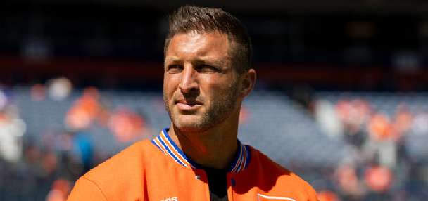 Tim Tebow pauses relationship with Christian organization accused of using predatory sales tactics