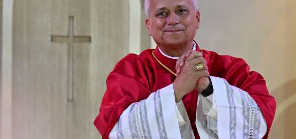 Pope Leo XIV declines to credit himself for White Sox playoff return