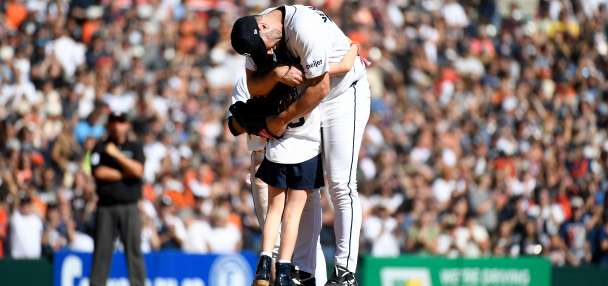 Verlander leaves final start of 21-year career as 7-year-old daughter sprints to the mound for hug