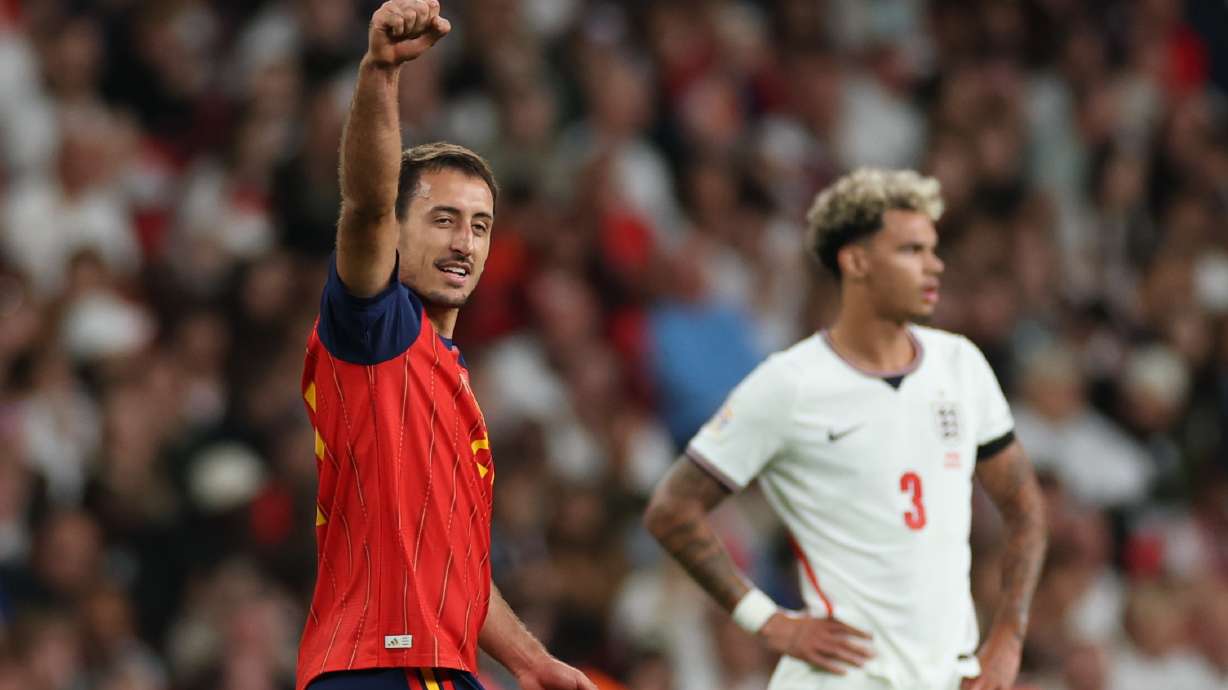 Spain's Mikel Oyarzabal, left celebrates after scoring his sides third goal during the Nations League Soccer match between England and Spain in London, Saturday, Sept. 26, 2026.