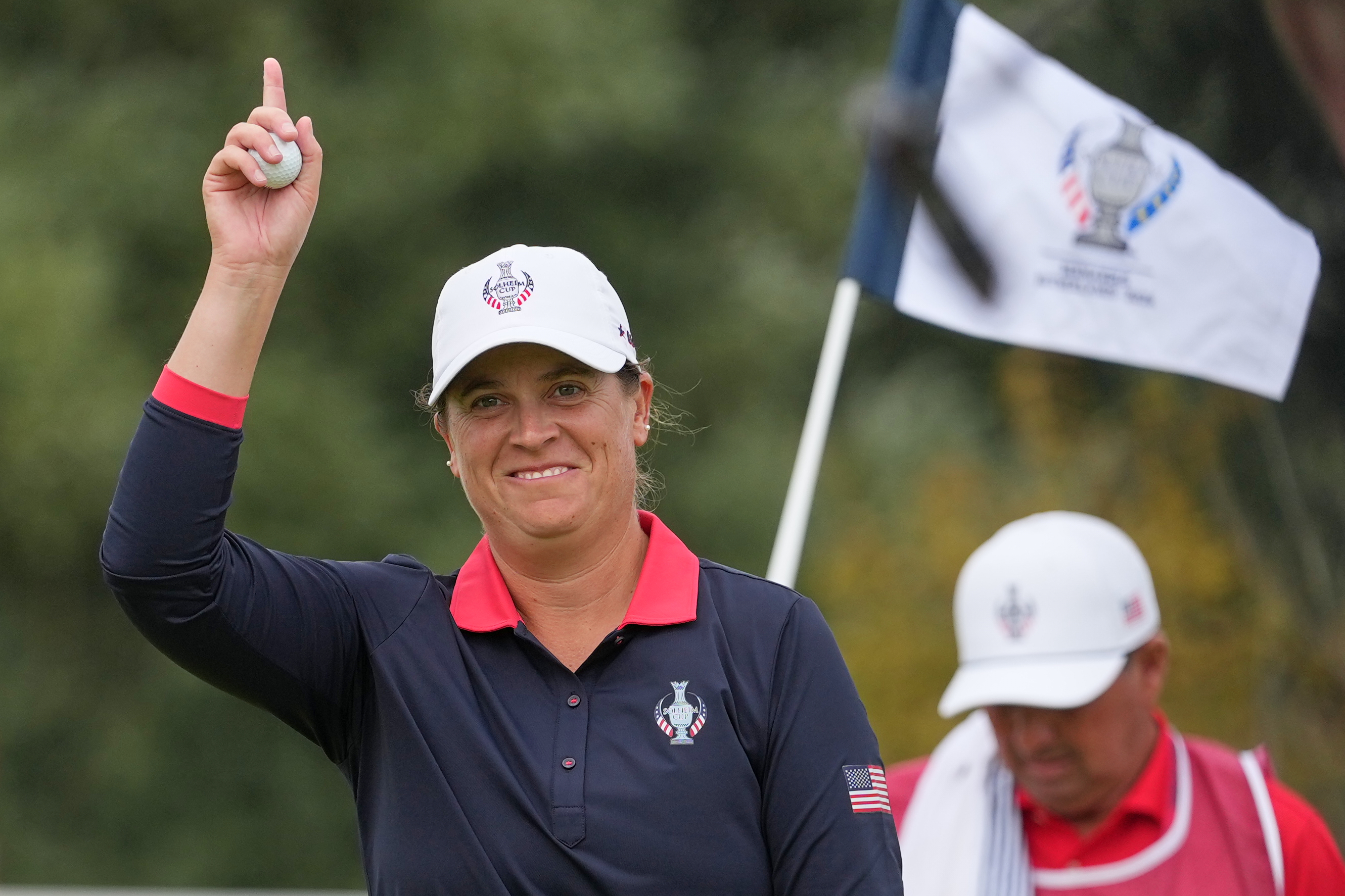 Lauren Coughlin sets LPGA record by opening round with 9 straight birdies in Arkansas