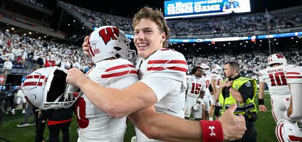 Wisconsin scores twice in last 4 minutes, rallies to beat No. 13 Penn State 24-20