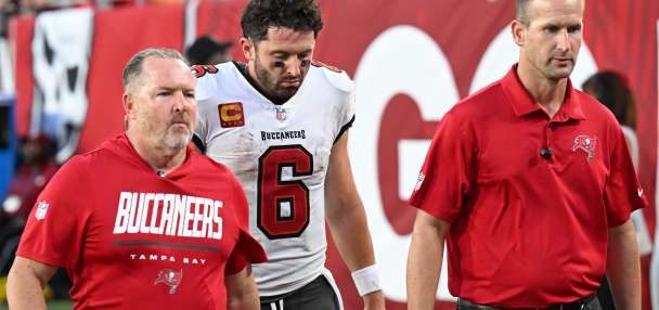 Baker Mayfield dislocates thumb on throwing hand and winless Buccaneers await results of MRI