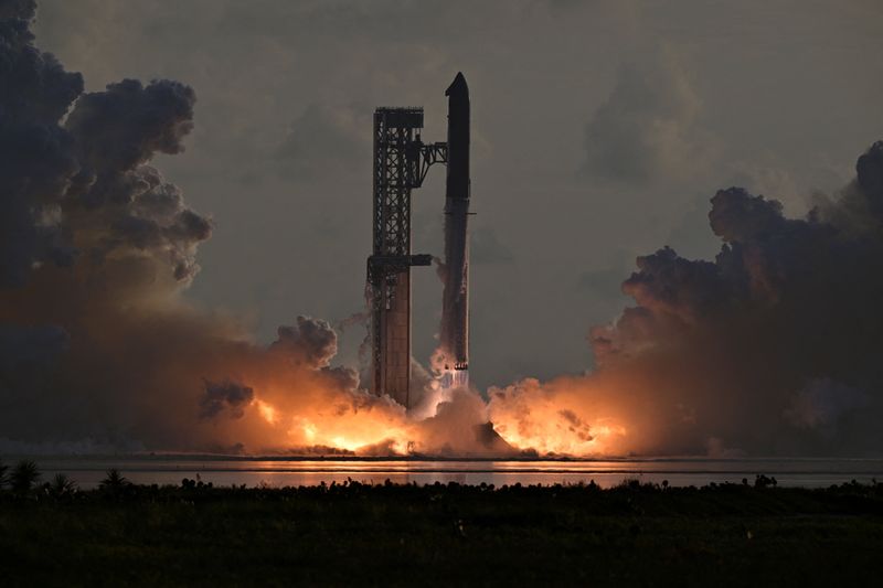 SpaceX's Starship reaches orbit despite engine issue