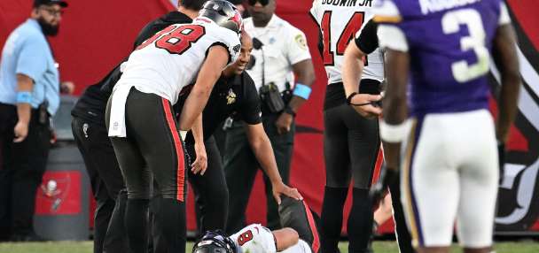 Baker Mayfield is expected to miss at least 3 weeks after dislocating his right thumb
