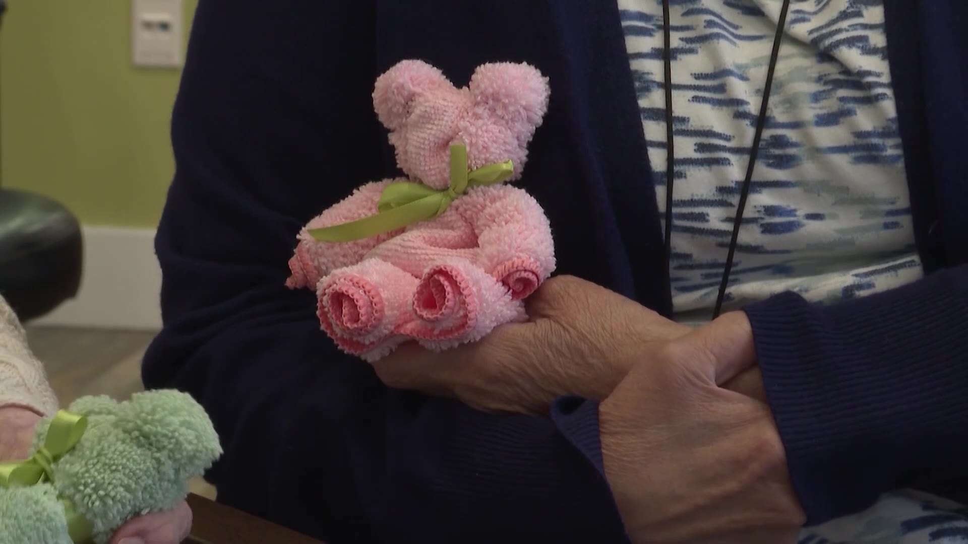 Washcloths become teddy bears for NICU babies