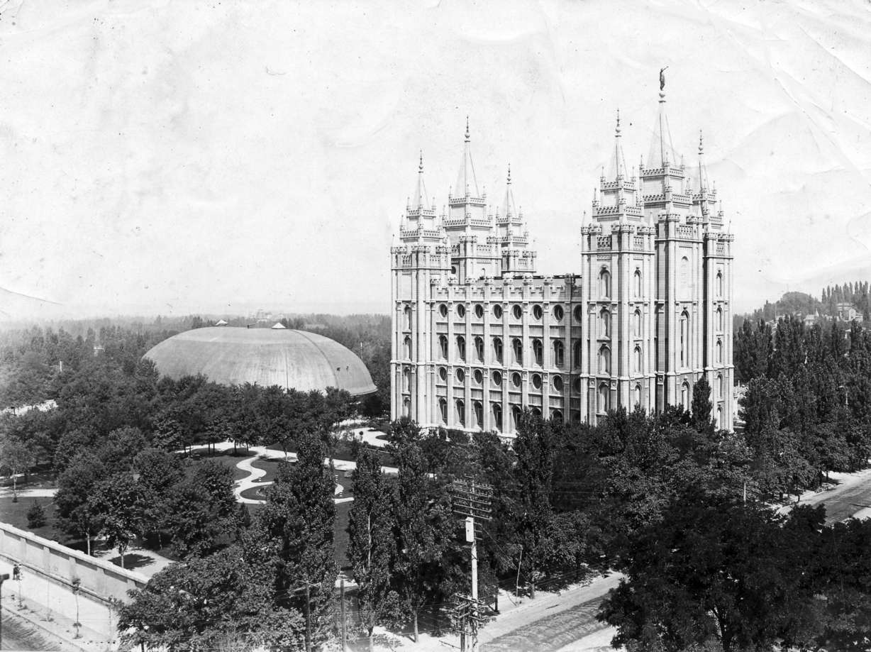 Historic photo at the turn of the 19th Century looking west over Temple Square.