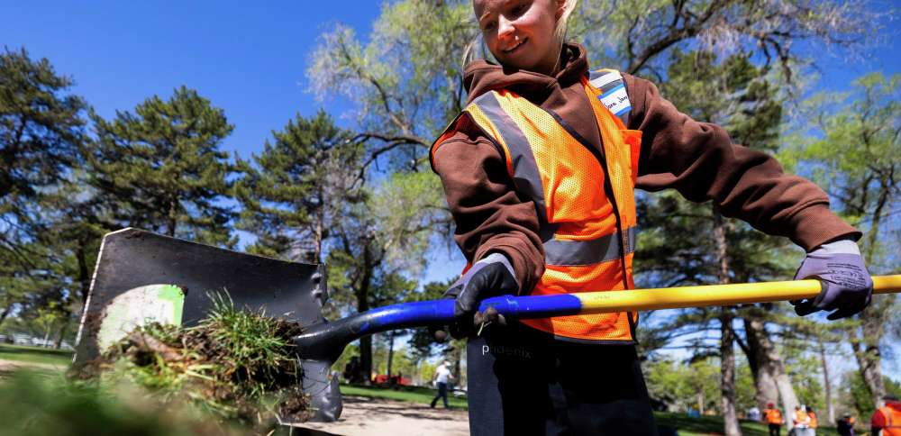 Why Gov. Cox is pushing voluntary service for America's young people