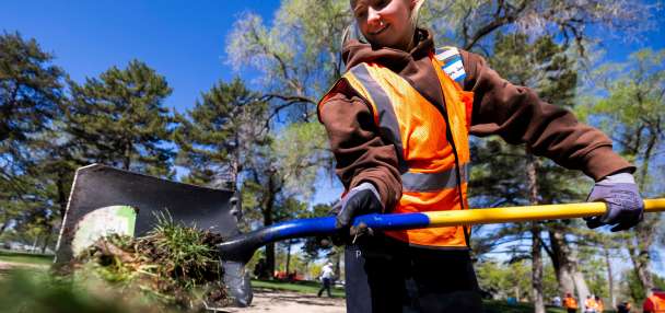Why Gov. Cox is pushing voluntary service for America's young people