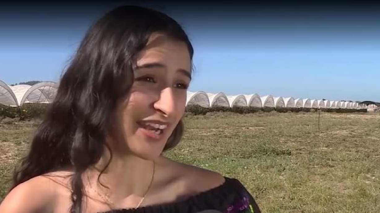Alex Rocha-Alvarez, who grew up in Jardines del Valle, also known as Murphy's Camp, a former labor camp turned farmworker community, is using photography to share the stories of farmworkers.