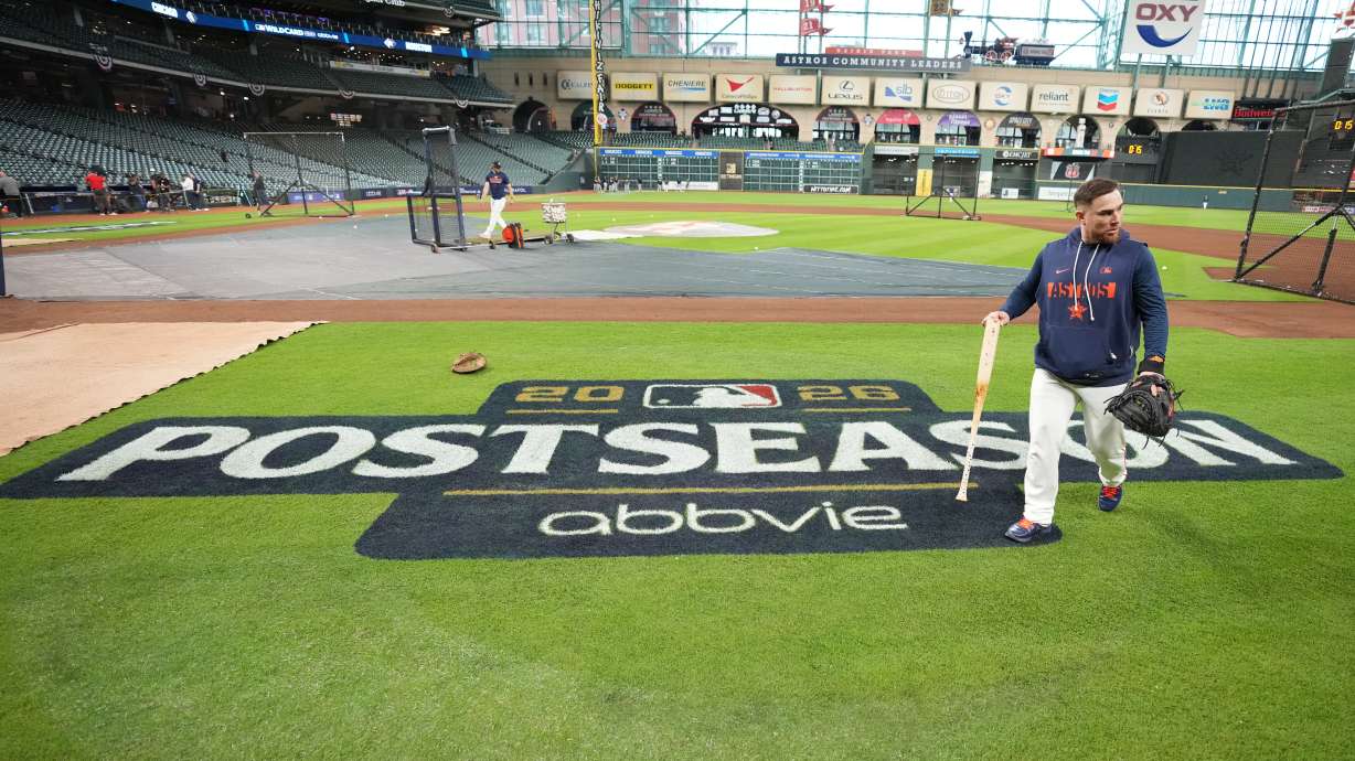 Houston Astros catcher Christian Vazquez walks across the field before Game 1 of baseball's American League Wild Card Series against the Chicago White Sox, Tuesday, Sept. 29, 2026, in Houston. (AP Photo/Karen Warren