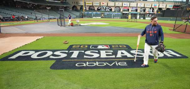 Sparse crowd, empty seats greet .500 Astros for wild-card opener vs White Sox