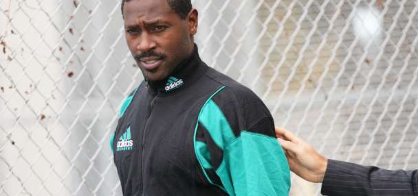 Ex-NFL star Antonio Brown appears in Miami court but judge delays hearing on expected plea deal