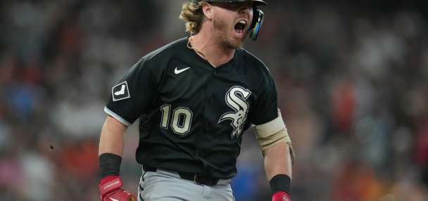 White Sox pounce early, finish sweep of Astros for first playoff series win since 2005