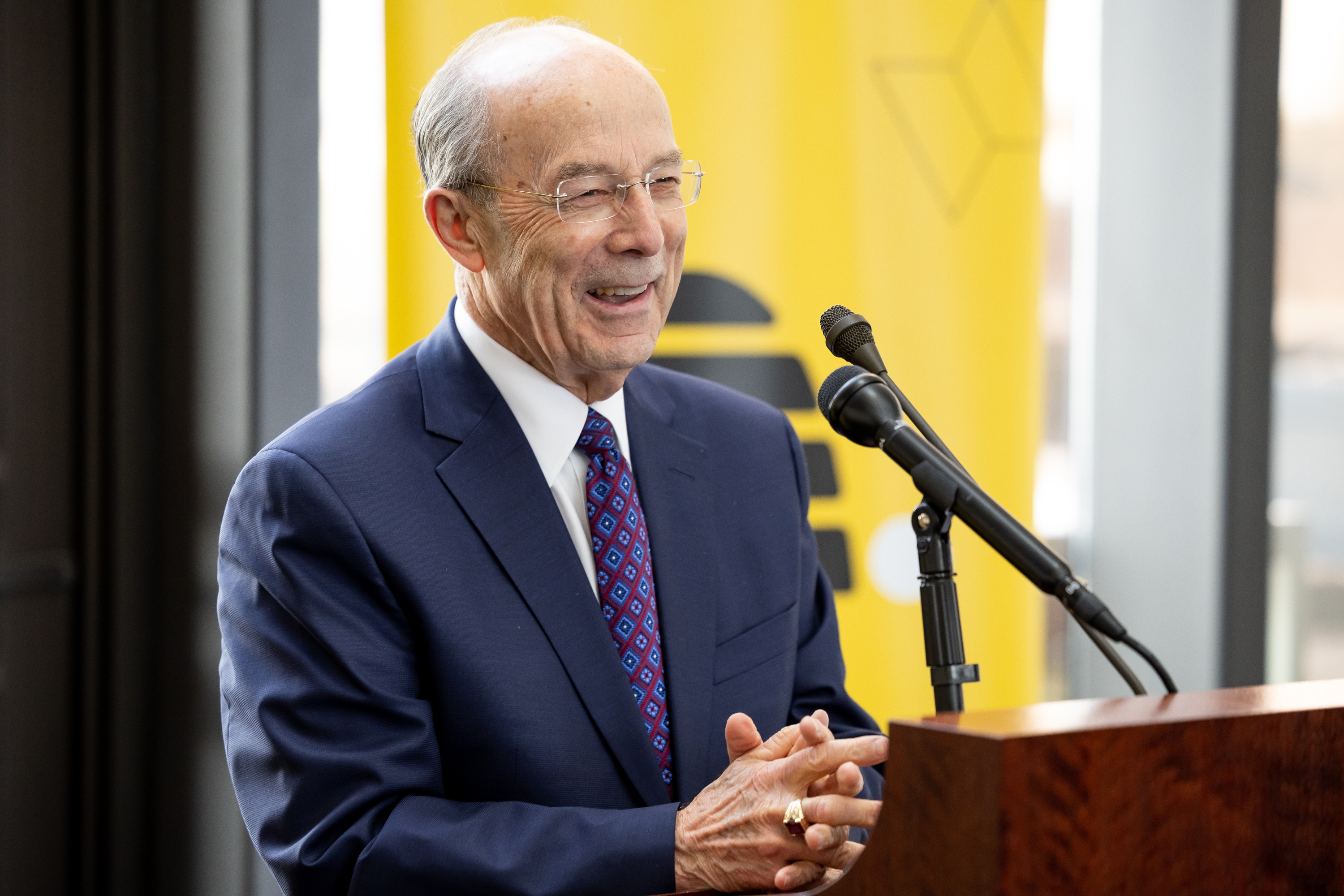 Keith McMullin, former CEO of Deseret Management, dies at age 85