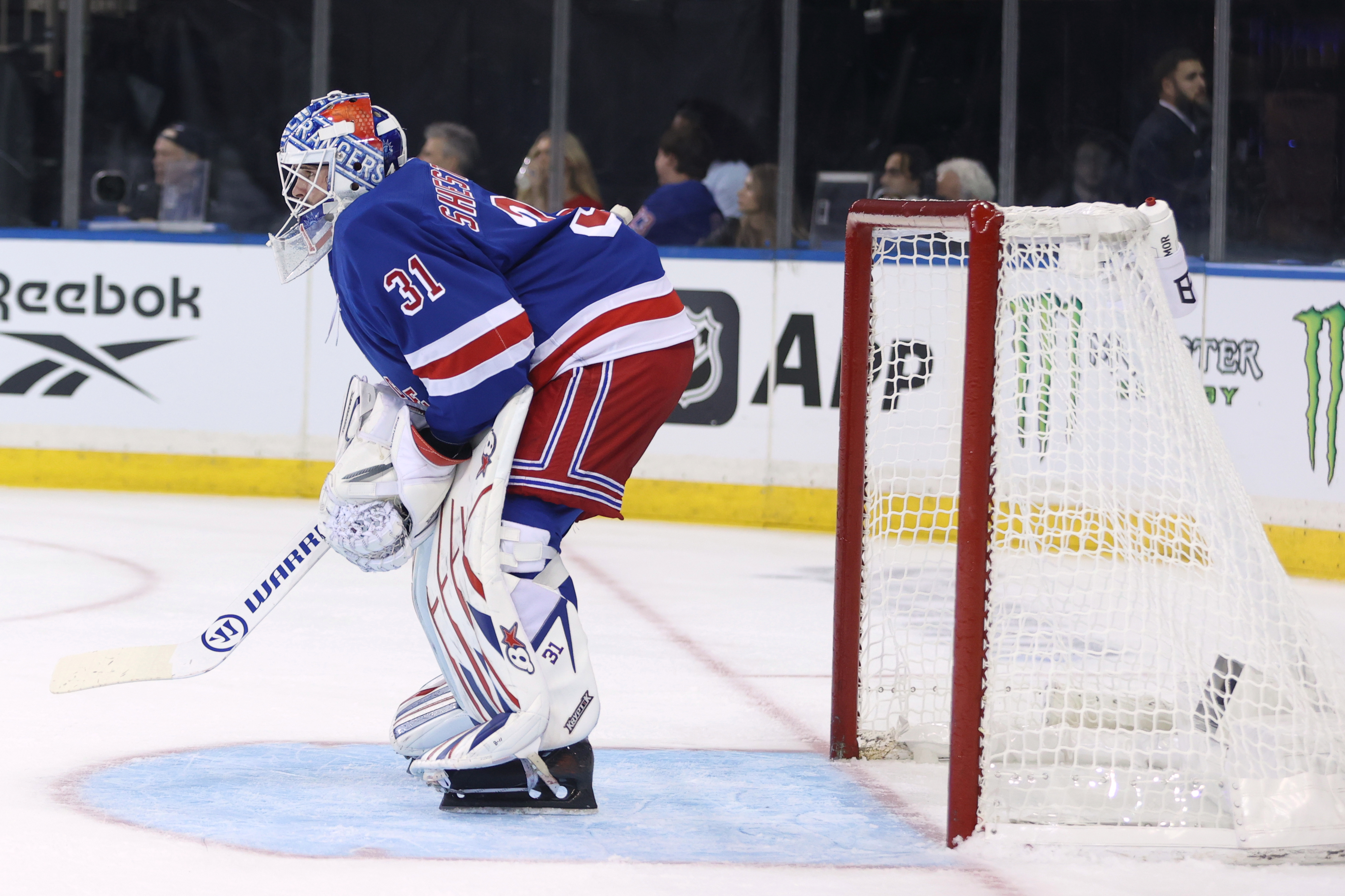 Igor Shesterkin becomes first Rangers goalie to score in 5-1 win over Lightning in home opener