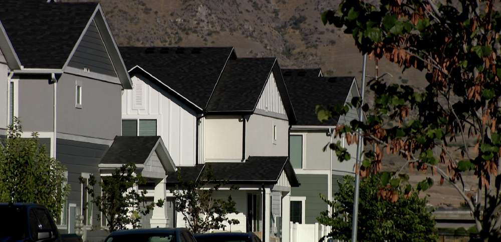 'Kind of crazy': Mortgage rates soar, hurting housing affordability