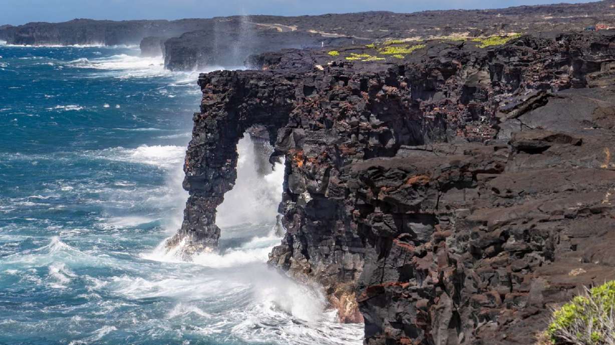 The Hōlei Sea Arch was formed roughly 550 years ago.