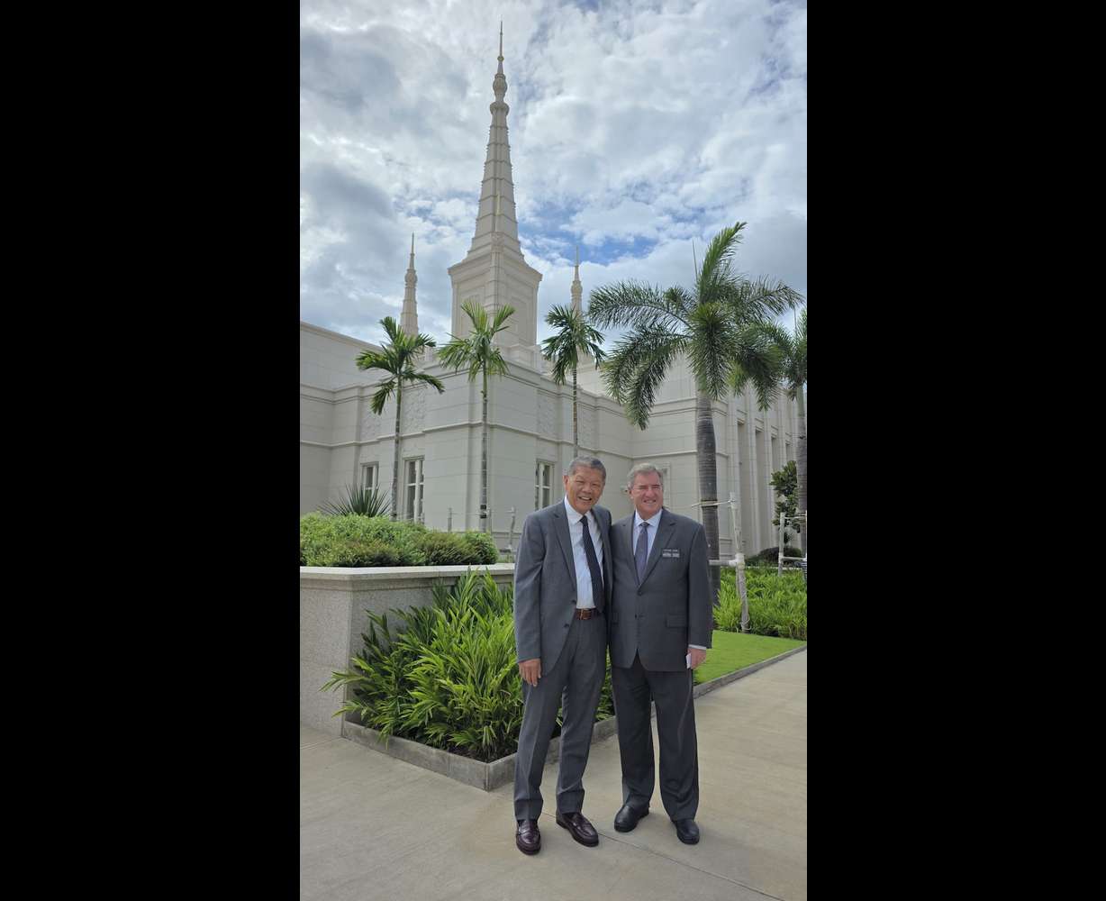 Vichit Ith and Larry White at the Phnom Penh Cambodia Temple dedication on Aug. 30.