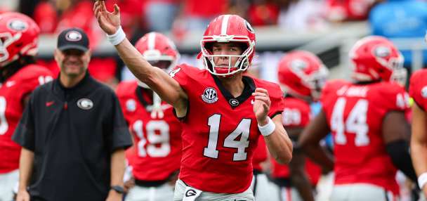 Stockton throws 3 TDs as No. 2 Georgia rolls past Vanderbilt 38-14 and improves to 5-0