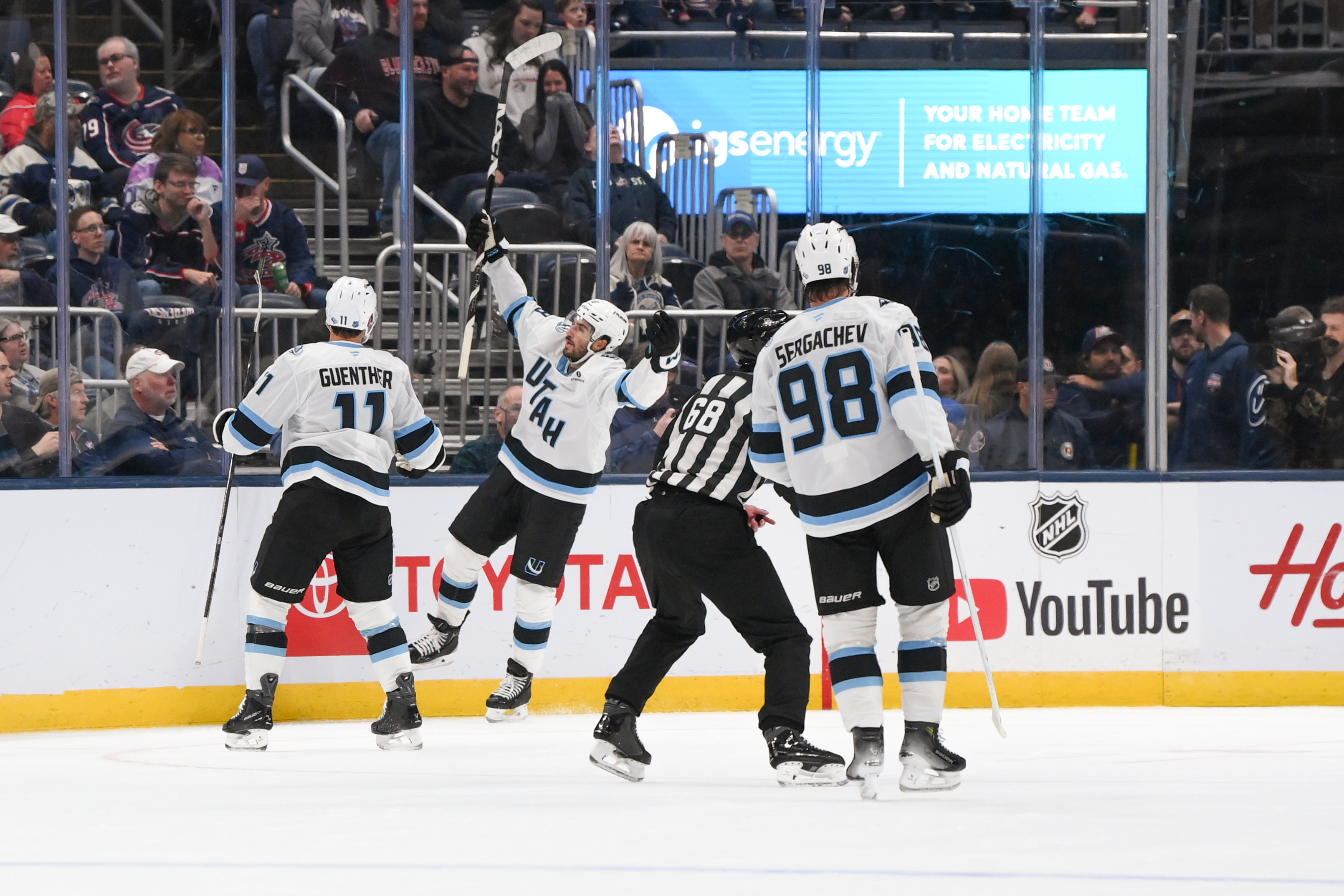 Utah Mammoth improve to 2-0 as power play propels team past Columbus Blue Jackets
