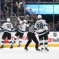 Utah Mammoth improve to 2-0 as power play propels team past Columbus Blue Jackets