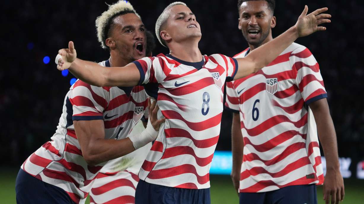 U.S. forward Cavan Suulivan celebrates after scoring against Mexico in the second half of an international friendly soccer match in Glendale, Ariz., Saturday, Oct. 3, 2026.