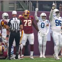 Commanders QB Mariota injures his knee in game vs. Colts