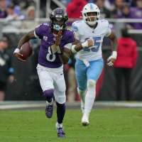 Lamar Jackson sits out 2nd half with a sprained left ankle that the Ravens hope isn't too severe