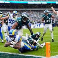 Rams rally behind Stafford, Williams from 10 points down in 4th quarter to beat Eagles 24-20