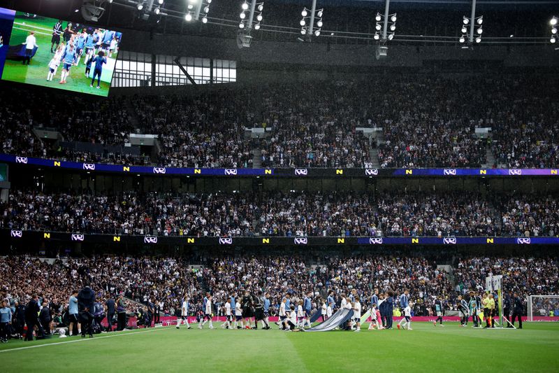 Soccer Football - Premier League - Tottenham Hotspur v Newcastle United - Tottenham Hotspur Stadium, London, Britain - August 29, 2026 General view inside the stadium as both teams walk out onto the pitch before the match Action Images via Reuters/Andrew Boyers