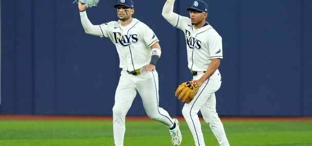 Yankees rookie Spencer Jones flies out off catwalk in Game 2 of ALDS at Tropicana Field
