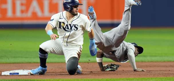 Yankees make 4 errors in sloppy loss to the Rays and fall behind 2-0 in ALDS