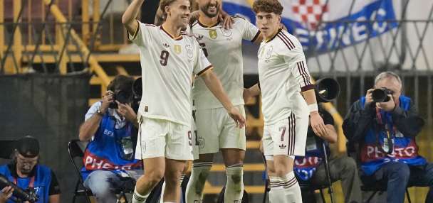 Merino comes up clutch again for Spain as Kane marks record-setting match with 2 goals for England