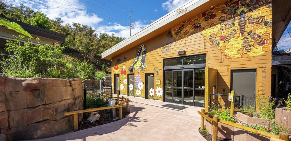 Hogle Zoo receives international achievement award for Utah wildlife exhibit