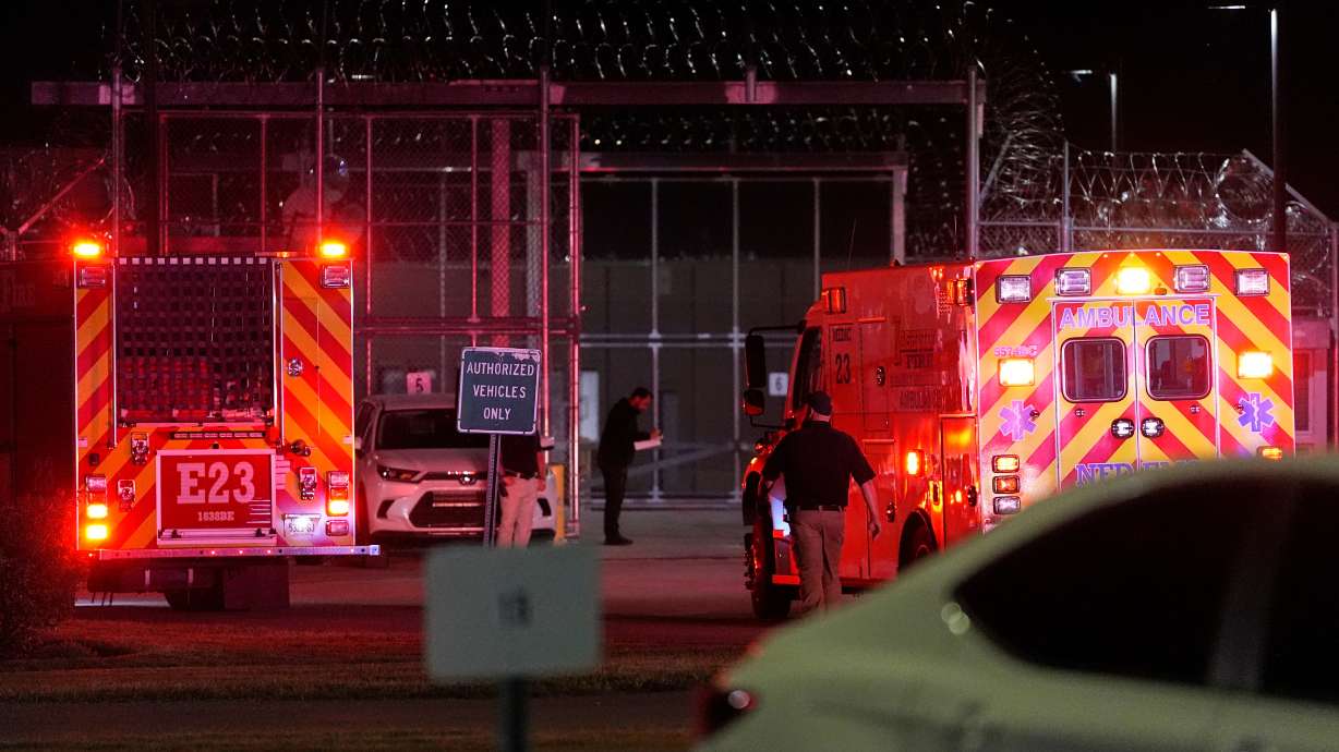 Emergency vehicles arrive at Riverbend Maximum Security Institution after the execution of Christa Pike was halted Sept. 30, in Nashville, Tenn.
