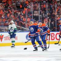Shorter NHL training camps don't change much about early-season hockey, it's still sloppy