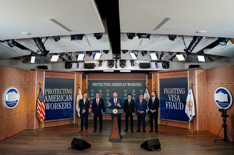 Top Business story anchor