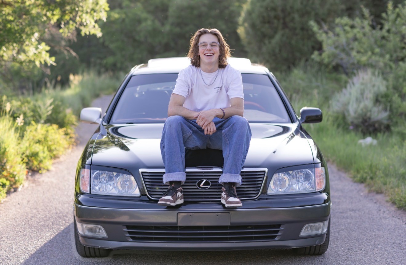 Hundreds join in 'final walk' at hospital with 20-year-old Lehi man who died tragically