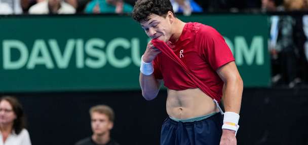 Birthday boy Shelton and top seed Zverev advance at Shanghai Masters