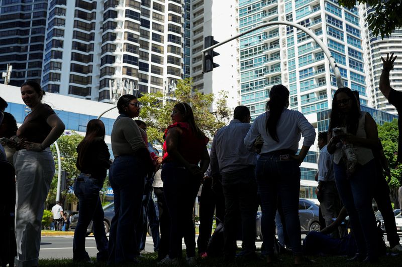 Strong Panama quake damages buildings, disrupts power and air travel