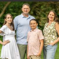 Early mammogram leads to life-saving discovery for Utah woman and her family