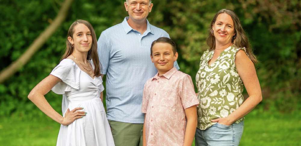 Early mammogram leads to life-saving discovery for Utah woman and her family